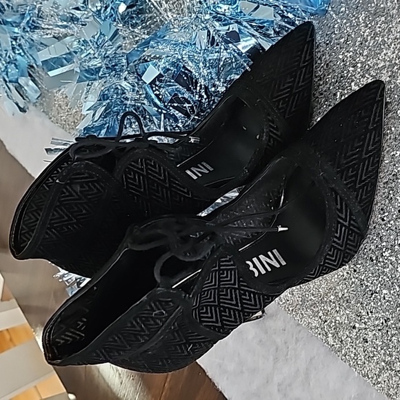 Cute Gianni Bini shootie/ bootie with chevron pattern in size 9 - Picture 4 of 4